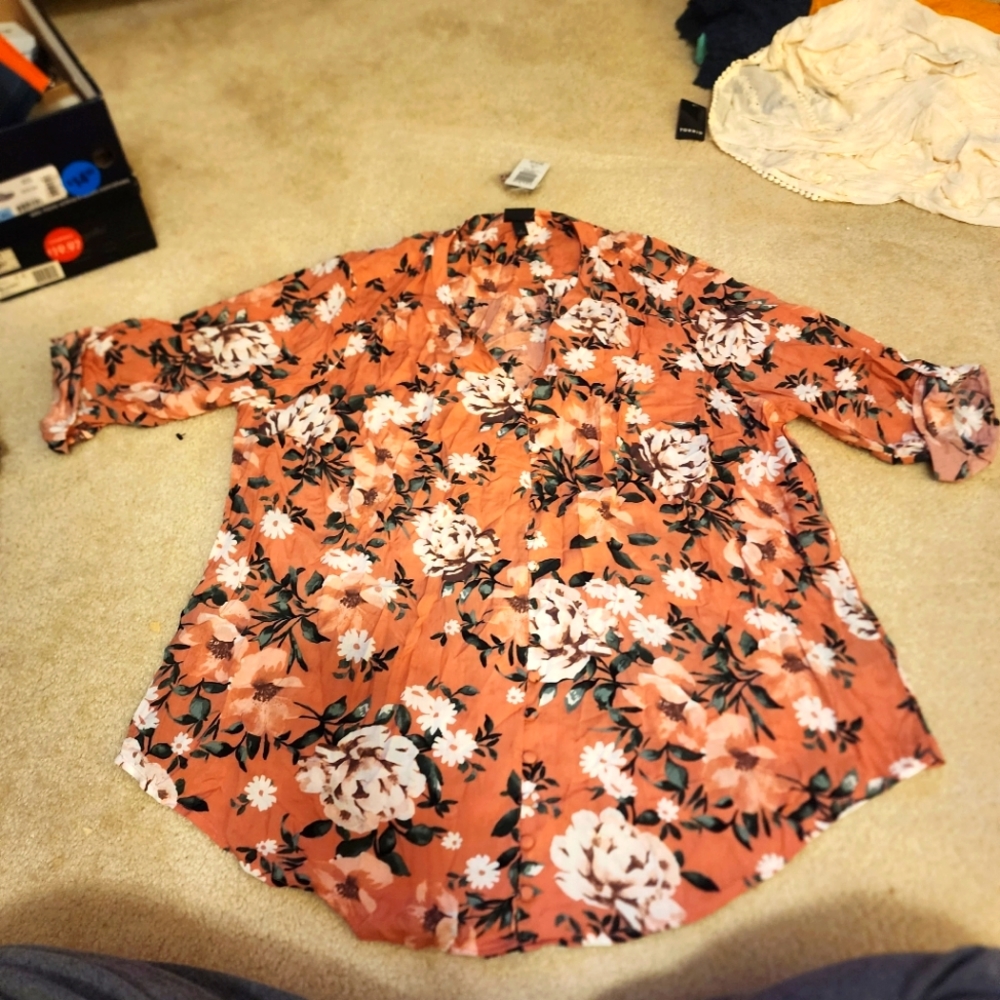Nwt 14W/16W Torrid harper summer dream floral 3/4 sleeve blouse